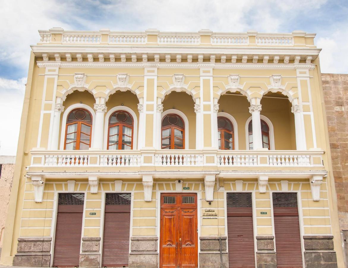 Casona 1914 Quito - Gothic Cathedral View Rooftop מראה חיצוני תמונה
