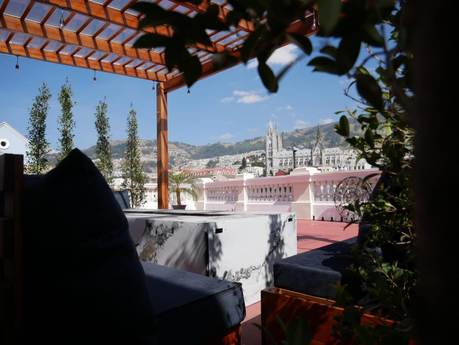 Casona 1914 Quito - Gothic Cathedral View Rooftop מראה חיצוני תמונה